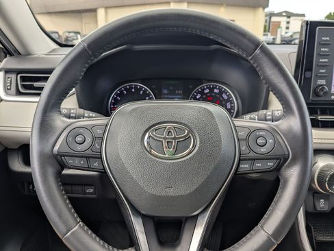 Used 2020 Toyota RAV4 XLE Premium w/ All Weather Liner Package FWD image 19