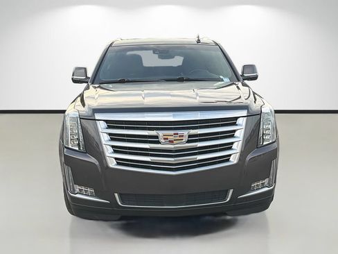 Used 2018 Cadillac Escalade Platinum AWD/4WD image 8