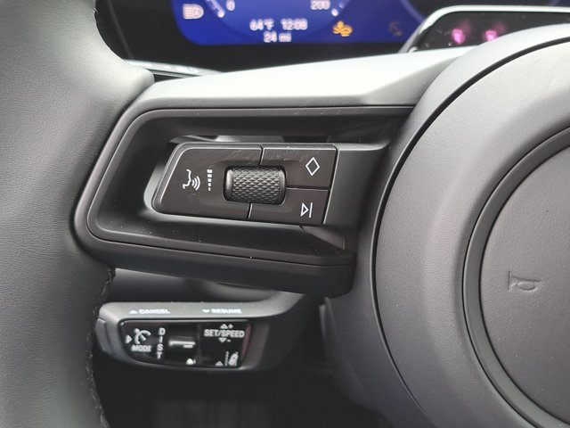 Used 2026 Porsche Macan Electric RWD image 29