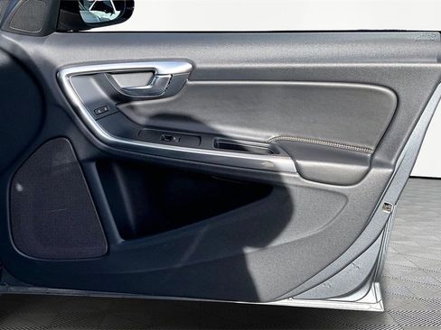 Used 2018 Volvo S60 T5 Cross Country Platinum image 24