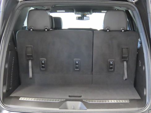 Used 2022 Chevrolet Tahoe RST w/ Sport Performance Package RWD image 18