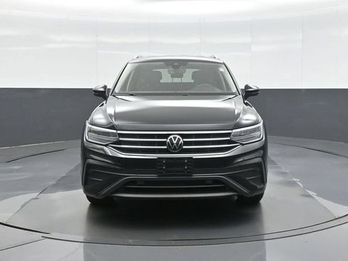 Used 2022 Volkswagen Tiguan SE AWD/4WD image 2
