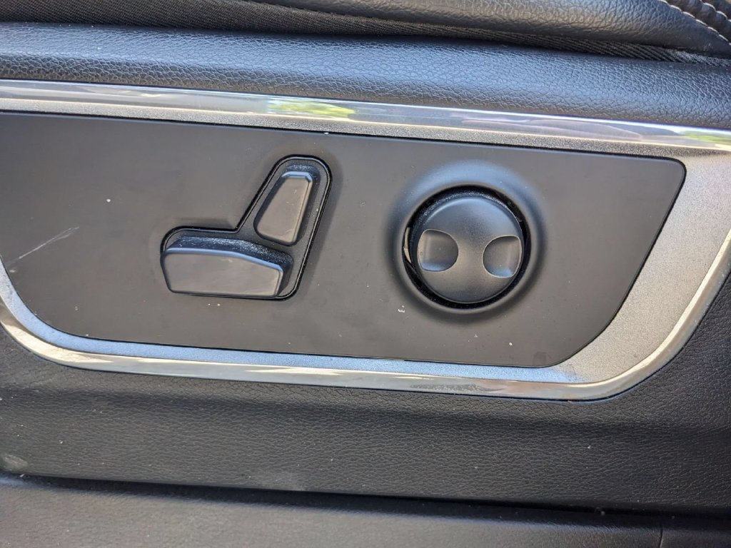 Used 2023 RAM 1500 Laramie AWD/4WD image 13