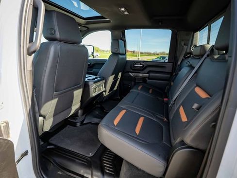 Used 2023 GMC Sierra 2500 AT4 w/ AT4 Premium Plus Package AWD/4WD image 7