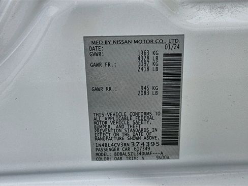 Used 2024 Nissan Altima 2.5 SR w/ SR Premium Package FWD image 32