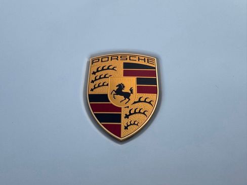 Used 2023 Porsche Panamera 4 Platinum Edition image 10