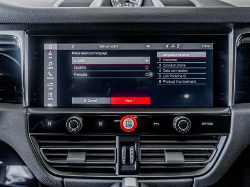 Certified 2025 Porsche Macan image 25