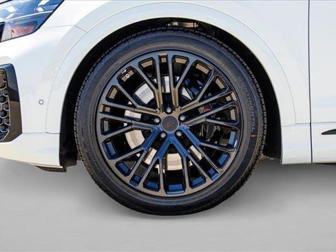 New 2026 Audi SQ8 Prestige AWD/4WD image 9