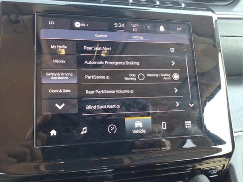 Used 2023 Jeep Grand Cherokee Laredo RWD image 11