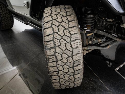 Used 2021 Jeep Wrangler Sport S image 41