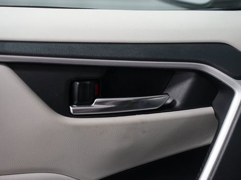 Certified 2022 Toyota RAV4 XLE image 31