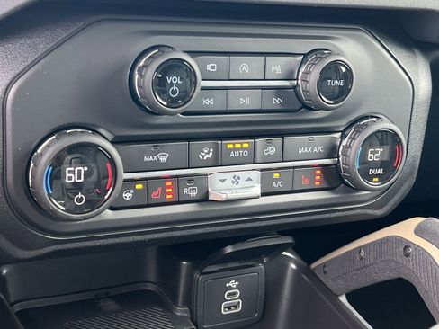 New 2026 Ford Bronco Badlands image 21