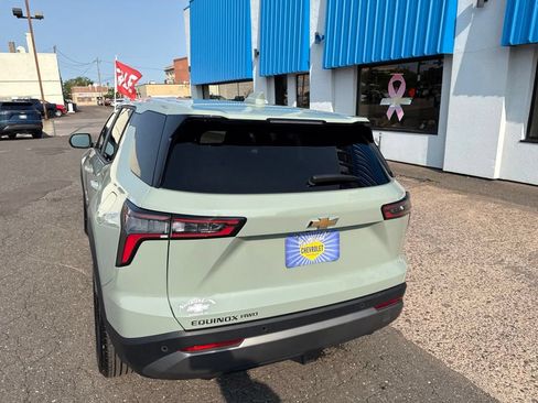 Used 2026 Chevrolet Equinox LT AWD/4WD image 14