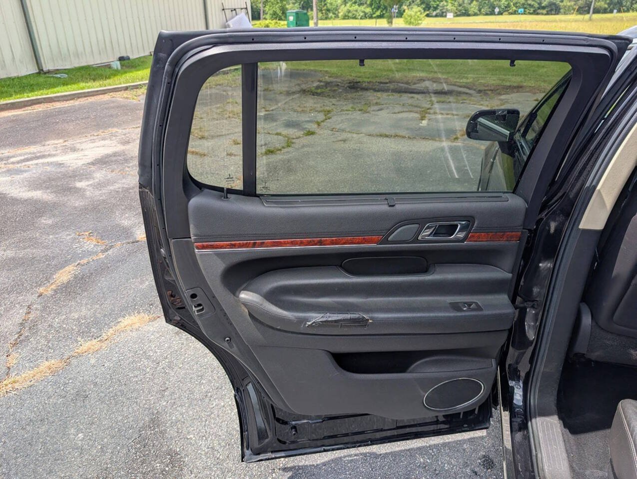 Used 2019 Lincoln MKT AWD image 27