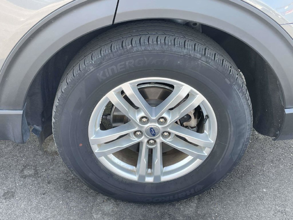Certified 2023 Ford Explorer XLT RWD image 9