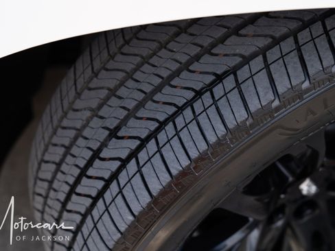 Used 2024 Cadillac Escalade Sport Platinum image 38