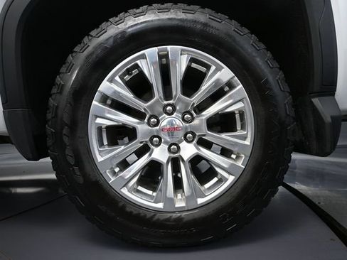 Used 2023 GMC Sierra 1500 Denali w/ Technology Package AWD/4WD image 16