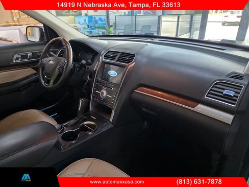 Used 2017 Ford Explorer Platinum AWD/4WD image 29