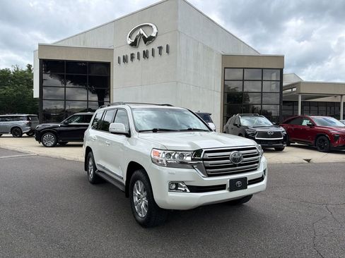Used 2018 Toyota Land Cruiser AWD/4WD image 1