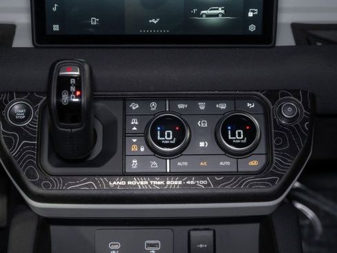 Used 2023 Land Rover Defender 110 S image 18