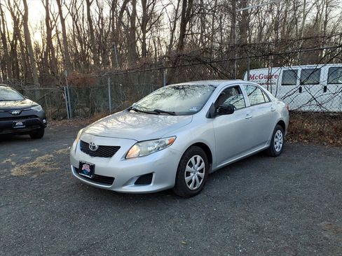 Used 2010 Toyota Corolla LE image 3