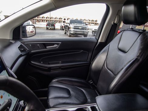 Used 2022 Ford Edge Titanium image 13