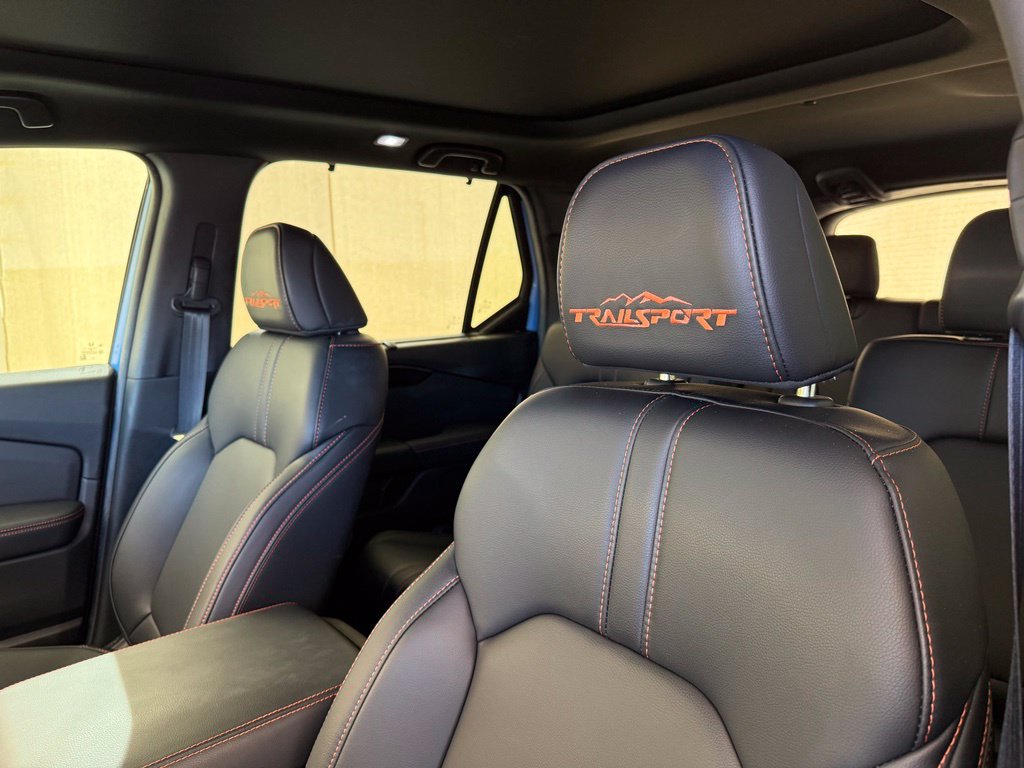 Used 2025 Honda Pilot TrailSport image 13