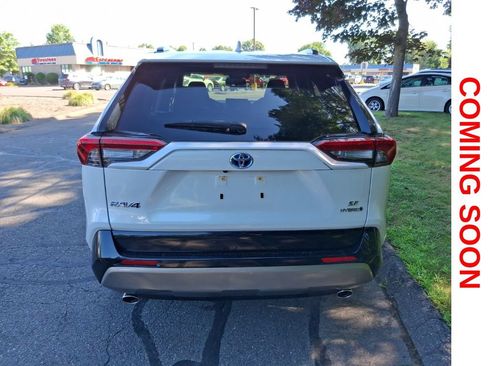 Used 2023 Toyota RAV4 SE w/ SE Grade Weather Package AWD/4WD image 5