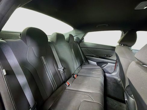 Used 2025 Hyundai Elantra Sport image 28