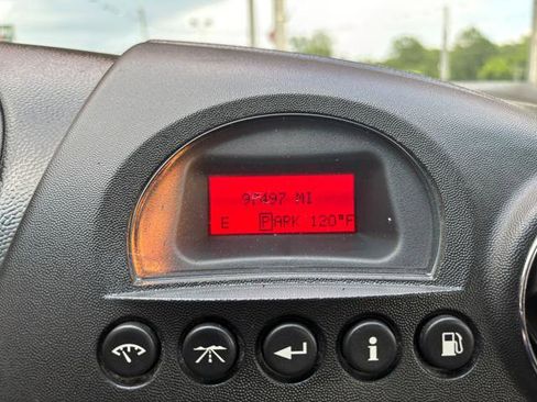 Used 2006 Pontiac Grand Prix w/ Preferred Package FWD image 22
