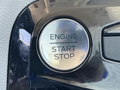 Used 2025 Ford Escape SE FWD image 23