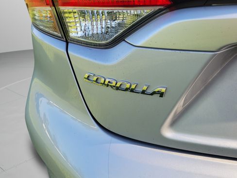 Used 2025 Toyota Corolla LE w/ Convenience Package FWD image 24