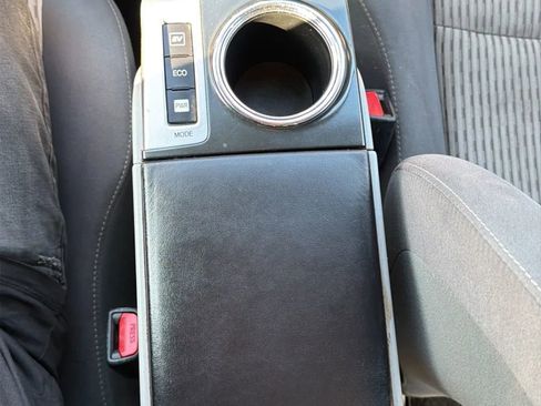 Used 2017 Toyota Prius V Three w/ Carpet Mat Package FWD image 20