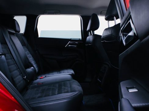 Used 2023 Mitsubishi Outlander SE image 26