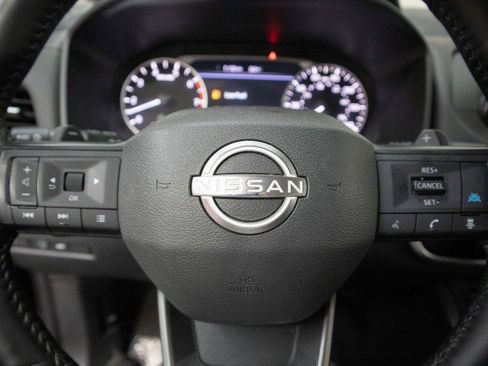 Used 2025 Nissan Rogue SV image 11