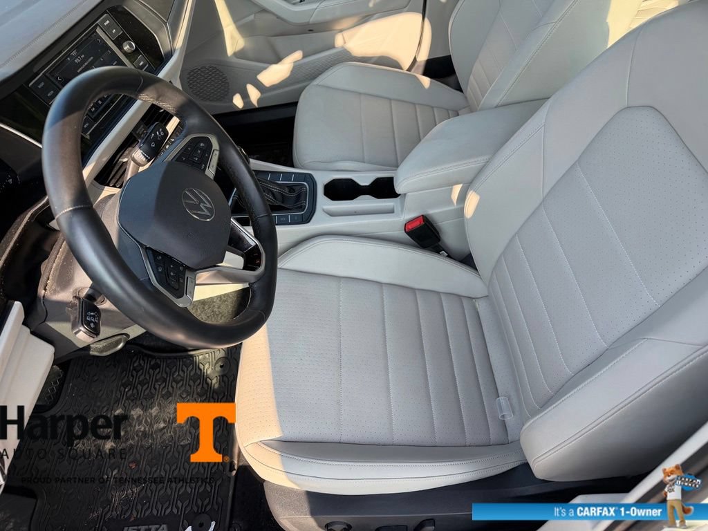 Used 2024 Volkswagen Jetta SE w/ Panoramic Sunroof Package FWD image 13