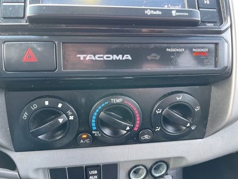 Used 2015 Toyota Tacoma 4x4 Double Cab w/ SR5 Package image 16