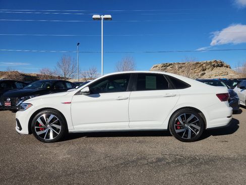 Used 2021 Volkswagen Jetta GLI image 2