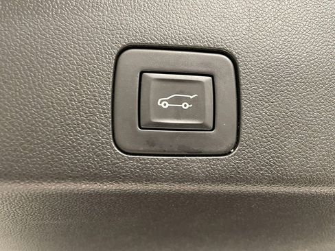 Used 2023 Buick Encore GX Essence w/ Experience Buick Package image 13