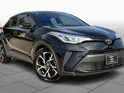 Used 2022 Toyota C-HR XLE image 2