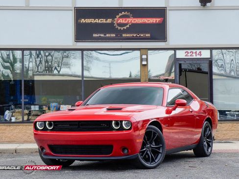 Used 2016 Dodge Challenger R/T w/ Blacktop Package image 1