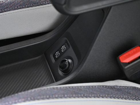 Certified 2025 MINI Cooper S FWD image 18