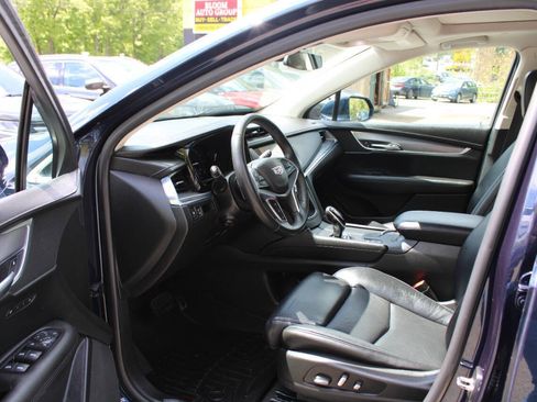 Used 2017 Cadillac XT5 Luxury w/ Driver Awareness Package AWD/4WD image 24