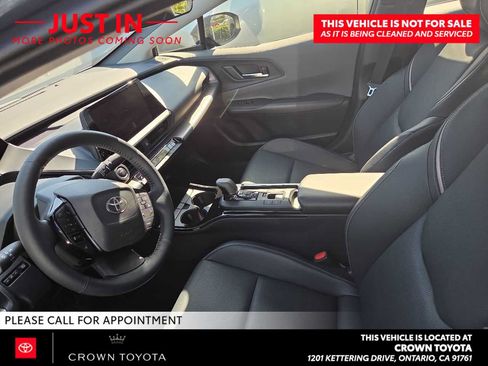 Used 2026 Toyota Prius XLE FWD image 4