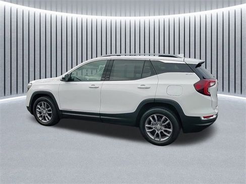 Certified 2024 GMC Terrain SLT image 5