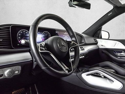 Used 2025 Mercedes-Benz GLE 450 4MATIC image 10