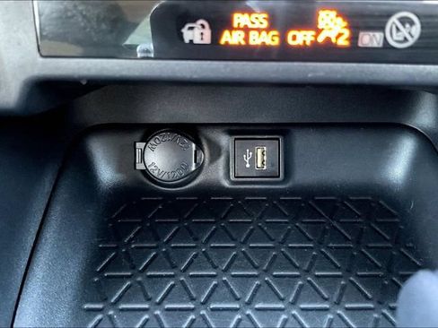 Used 2024 Toyota RAV4 XLE FWD image 18