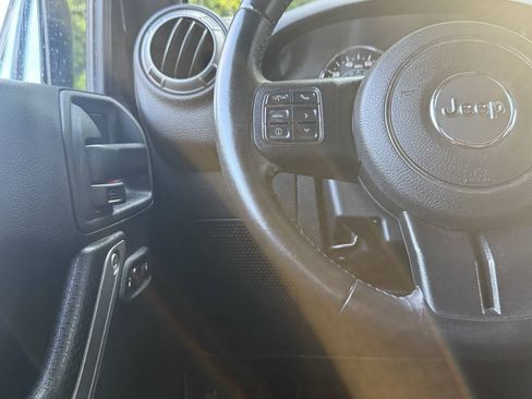 Used 2017 Jeep Wrangler Unlimited Sport w/ Quick Order Package 23S AWD/4WD image 33