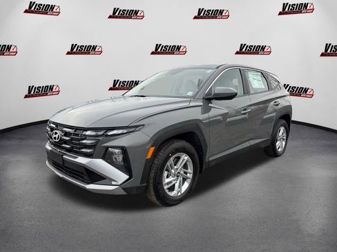 New 2026 Hyundai Tucson SE image 1