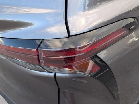 Used 2023 Toyota Sienna XLE image 25